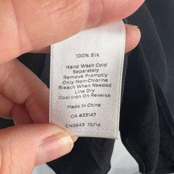 Talbot's Black Sleeveless 100% Washable Silk Blouse Women's Size 12 - Picture 5 of 6